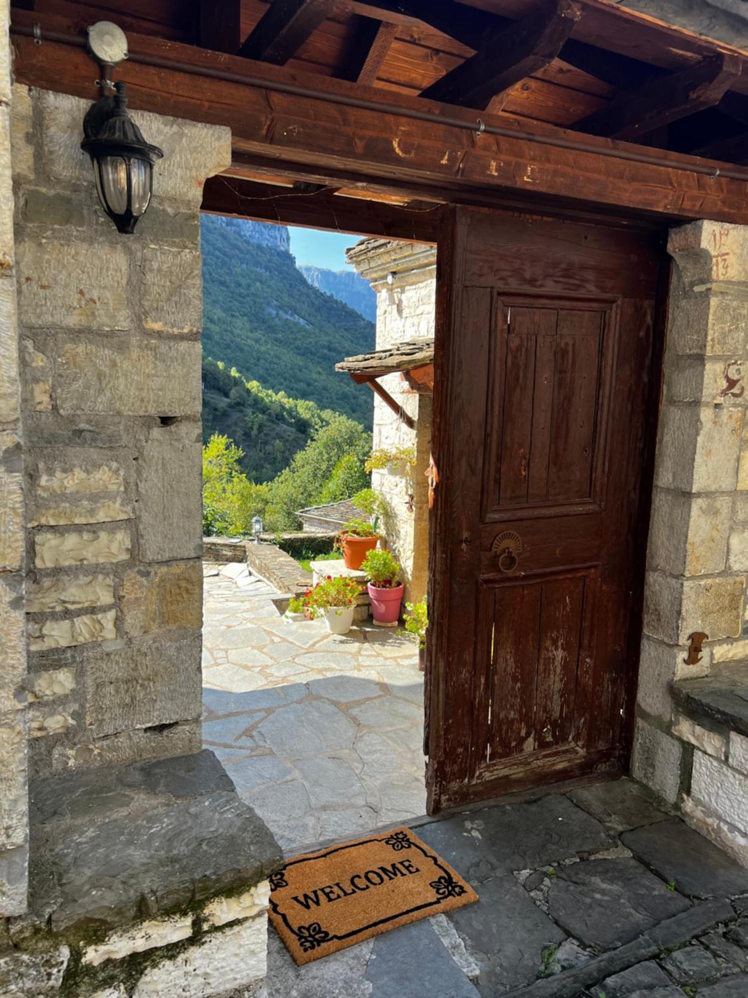 Ikojenia Traditional Lodge 帕皮康 外观 照片