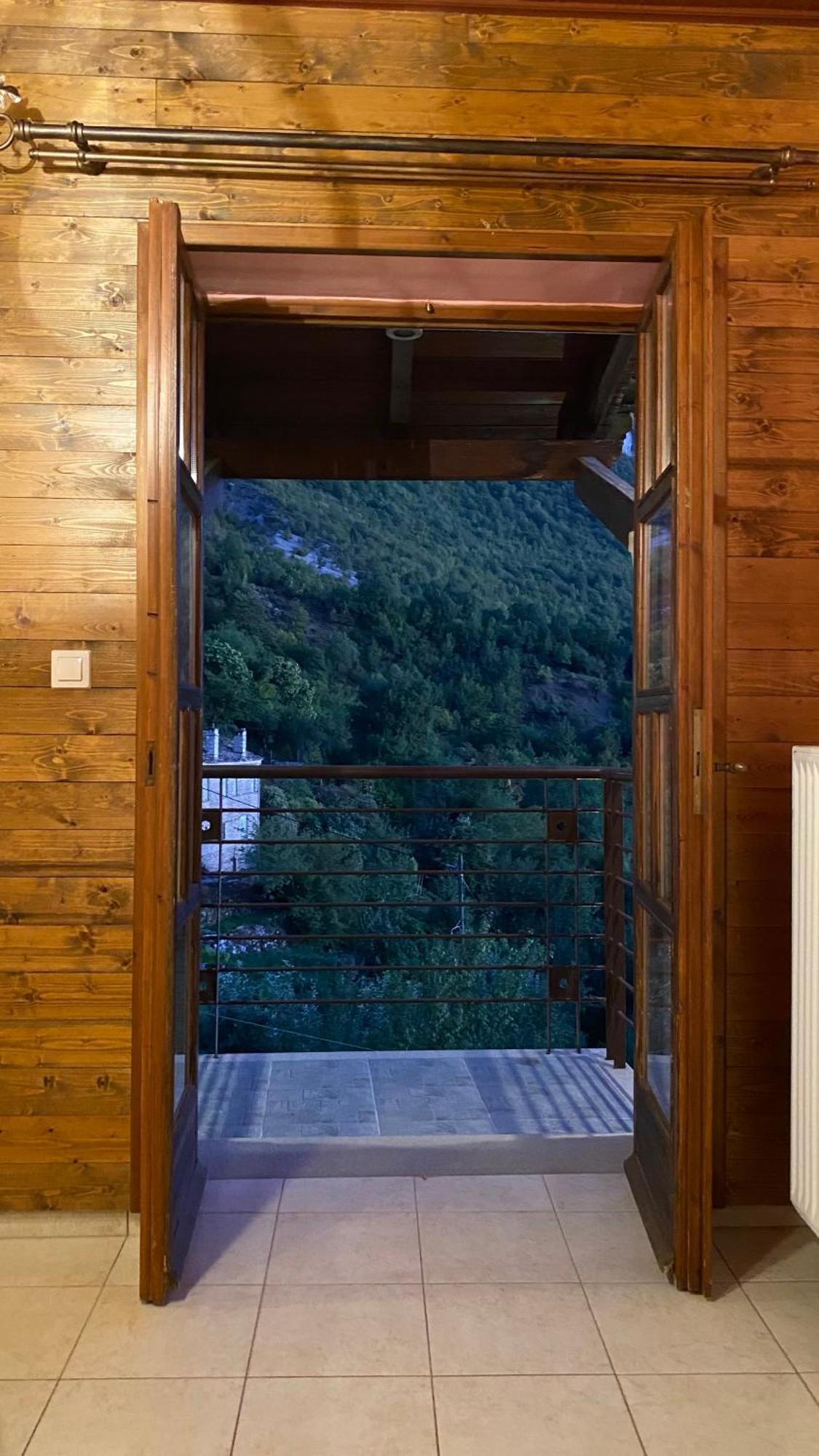 Ikojenia Traditional Lodge 帕皮康 外观 照片