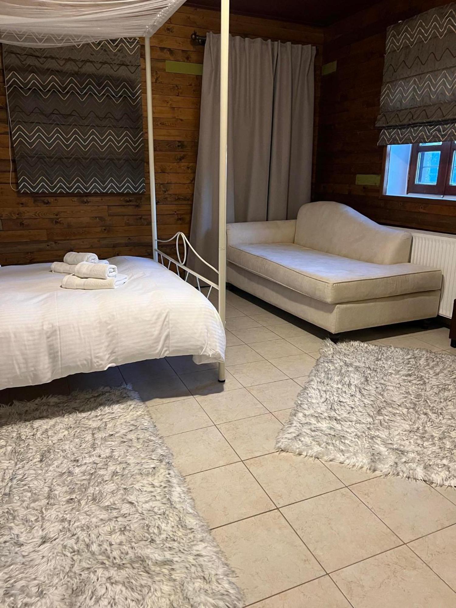 Ikojenia Traditional Lodge 帕皮康 外观 照片