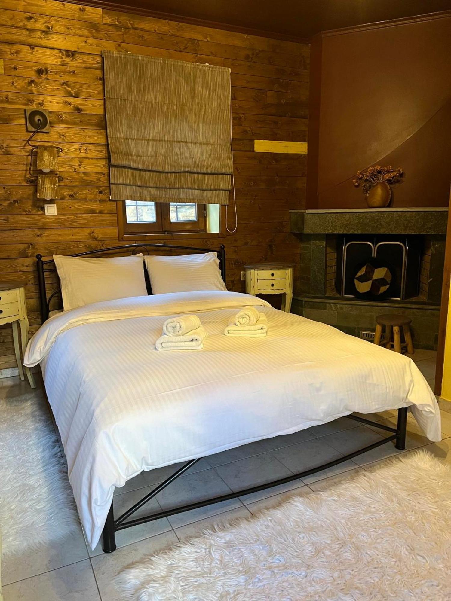 Ikojenia Traditional Lodge 帕皮康 外观 照片